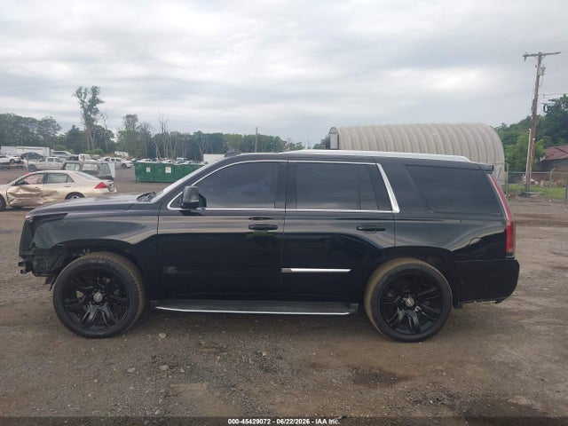 Продажа на аукционе авто 2017 Cadillac Escalade Luxury, vin: 1GYS4BKJ4HR192992, номер лота: 45429072