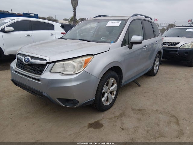 Subaru Forester 2.5i Premium 2014 JF2SJAEC3EH524803 Image 2