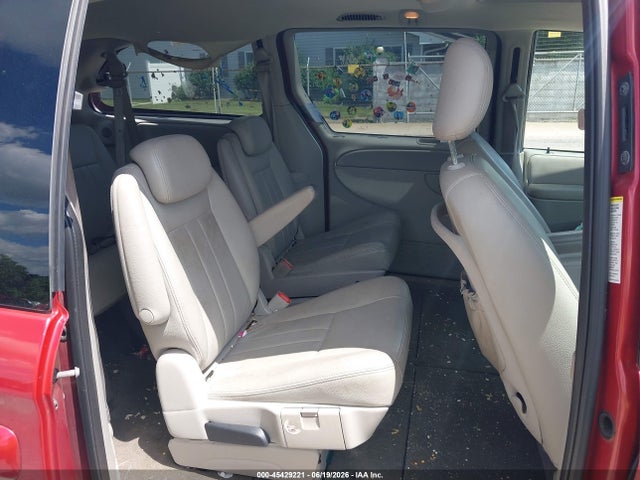 45429221 :رقم المزاد ، 2C4GP54L15R211328 vin ، 2005 Chrysler Town & Country Touring مزاد بيع