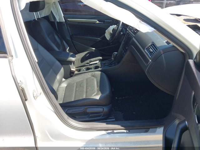 45429359 :رقم المزاد ، 1VWAA7A33JC013289 vin ، 2018 Volkswagen Passat 2.0t R-line/2.0t S مزاد بيع