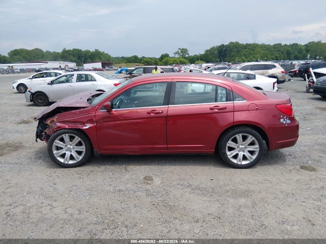 45429362 :رقم المزاد ، 1C3CCBBB2DN734652 vin ، 2013 Chrysler 200 Touring مزاد بيع