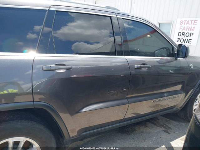 1C4RJFAG1KC772298 Jeep Grand Cherokee Laredo E 4x4