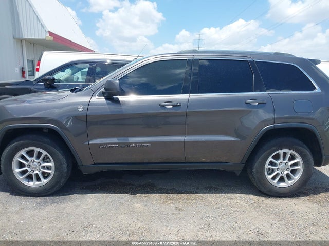 1C4RJFAG1KC772298 Jeep Grand Cherokee Laredo E 4x4