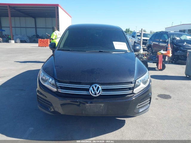 2017 Volkswagen Tiguan 2.0t/2.0t S მანქანა იყიდება აუქციონზე, vin: WVGBV7AX9HK053404, აუქციონის ნომერი: 45429424