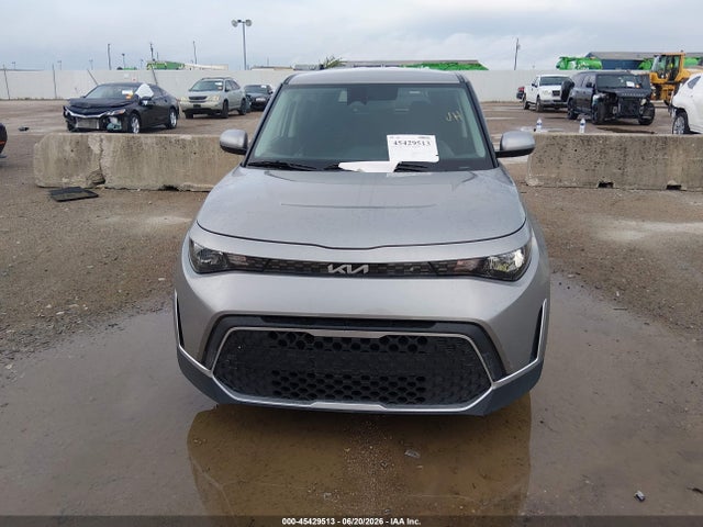 2023 Kia Soul Lx მანქანა იყიდება აუქციონზე, vin: KNDJ23AU5P7876081, აუქციონის ნომერი: 45429513