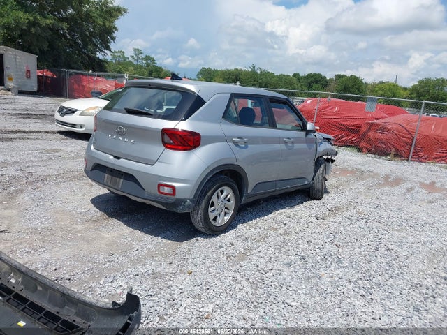 Hyundai Venue Se 2022 KMHRB8A3XNU153893 Image 4