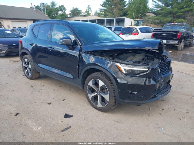 Продажа на аукционе авто 2025 Volvo Xc40 B5 Plus Dark Theme, vin: YV4L12UC9S2476603, номер лота: 45429677