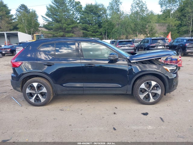 Продажа на аукционе авто 2025 Volvo Xc40 B5 Plus Dark Theme, vin: YV4L12UC9S2476603, номер лота: 45429677