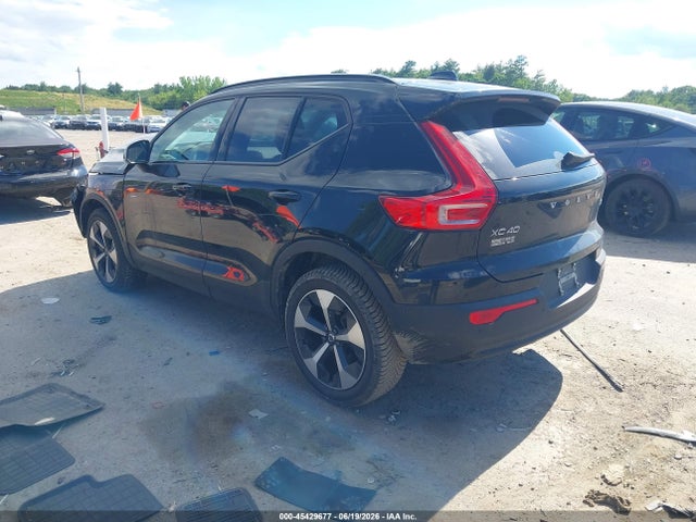 Продажа на аукционе авто 2025 Volvo Xc40 B5 Plus Dark Theme, vin: YV4L12UC9S2476603, номер лота: 45429677