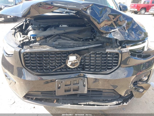 Продажа на аукционе авто 2025 Volvo Xc40 B5 Plus Dark Theme, vin: YV4L12UC9S2476603, номер лота: 45429677