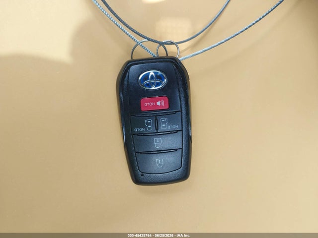 Toyota SIENNA LE 2025 5TDKRKEC8SS233525 Image 11