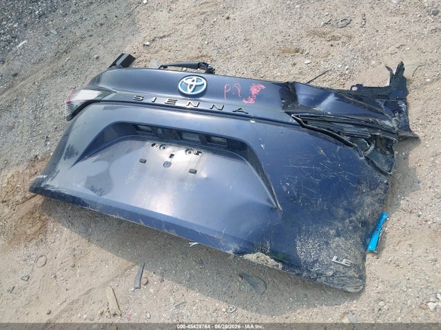 Toyota SIENNA LE 2025 5TDKRKEC8SS233525 Image 12