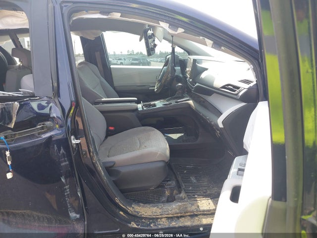 Toyota SIENNA LE 2025 5TDKRKEC8SS233525 Image 5