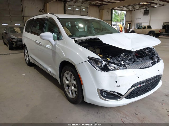 2020 Chrysler Pacifica Touring L Plus მანქანა იყიდება აუქციონზე, vin: 2C4RC1EGXLR230603, აუქციონის ნომერი: 45429828