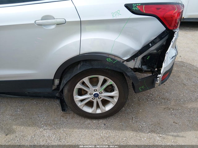 Ford ESCAPE SE 2019 1FMCU9GD2KUB24129 Image 17