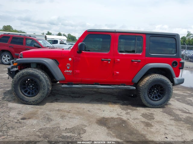 1C4HJXDG9JW145746 Jeep Wrangler Unlimited Sport 4x4
