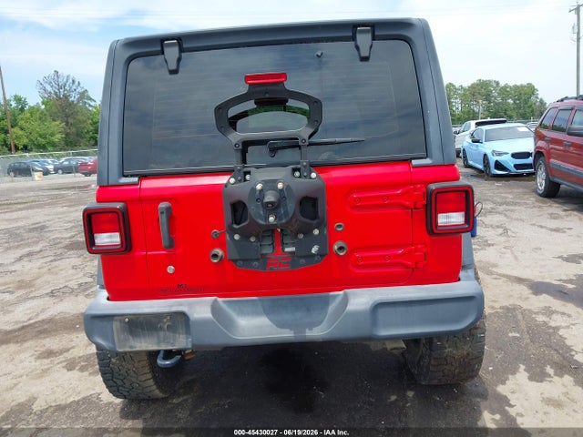 1C4HJXDG9JW145746 Jeep Wrangler Unlimited Sport 4x4