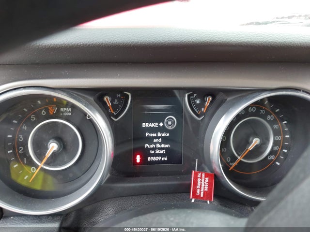 1C4HJXDG9JW145746 Jeep Wrangler Unlimited Sport 4x4