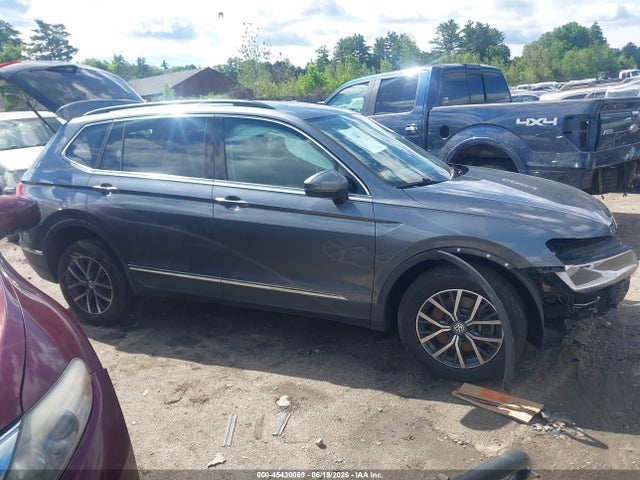 3VV2B7AX1LM023541 Volkswagen Tiguan 2.0t Se/2.0t Se R-line Black/2.0t Sel