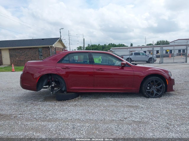 Продажа на аукционе авто 2023 Chrysler 300 Touring L, vin: 2C3CCADG6PH652634, номер лота: 45430164