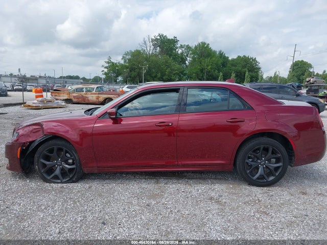 Продажа на аукционе авто 2023 Chrysler 300 Touring L, vin: 2C3CCADG6PH652634, номер лота: 45430164