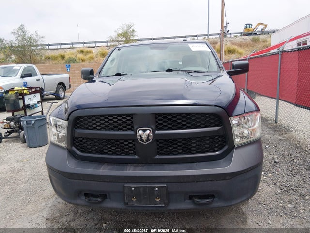 45430267 :رقم المزاد ، 3C6JR7DG1JG238552 vin ، 2018 Ram 1500 Tradesman  4x4 8' Box مزاد بيع