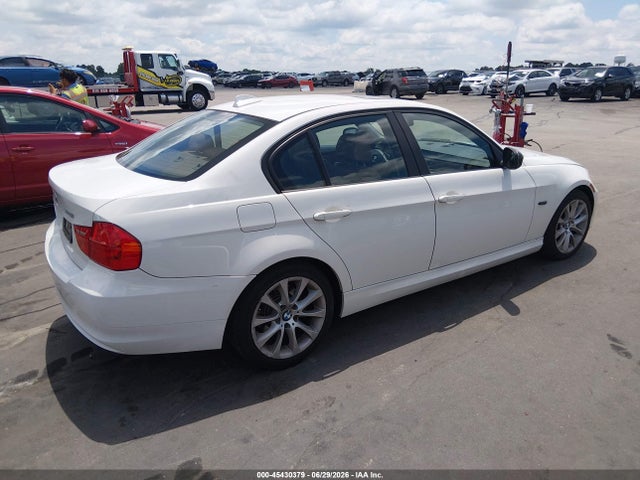 2010 Bmw 328i მანქანა იყიდება აუქციონზე, vin: WBAPH7G57ANM51221, აუქციონის ნომერი: 45430379