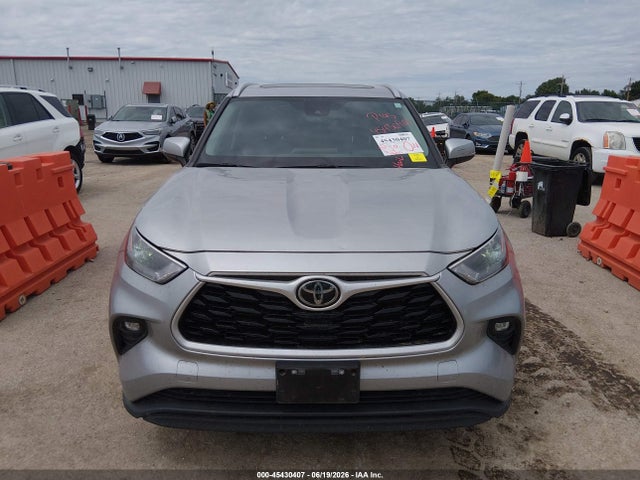 Toyota Highlander Xle 2024 5TDKDRBH6RS531766 Image 12
