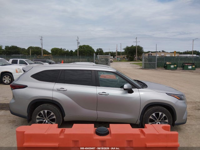 Toyota Highlander Xle 2024 5TDKDRBH6RS531766 Image 13