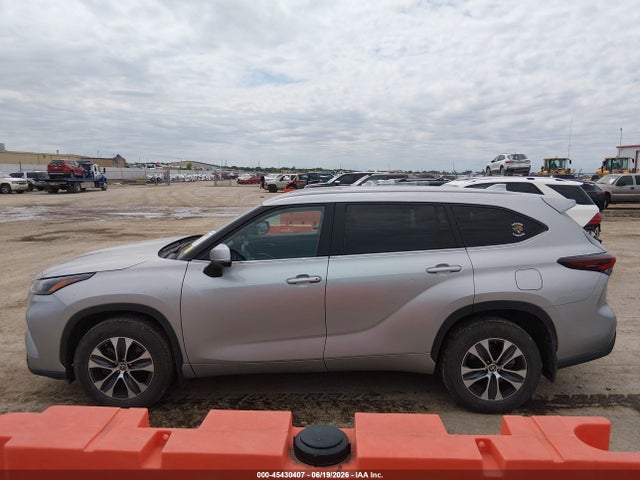 Toyota Highlander Xle 2024 5TDKDRBH6RS531766 Image 14