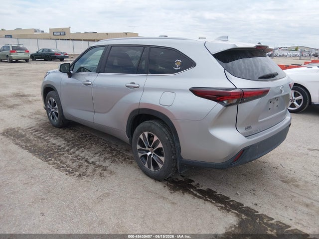Toyota Highlander Xle 2024 5TDKDRBH6RS531766 Image 3