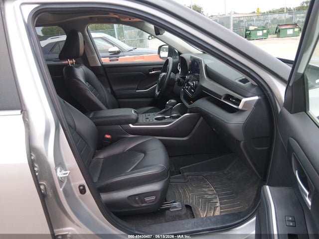 Toyota Highlander Xle 2024 5TDKDRBH6RS531766 Image 5