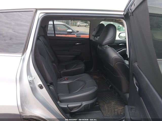 Toyota Highlander Xle 2024 5TDKDRBH6RS531766 Image 8