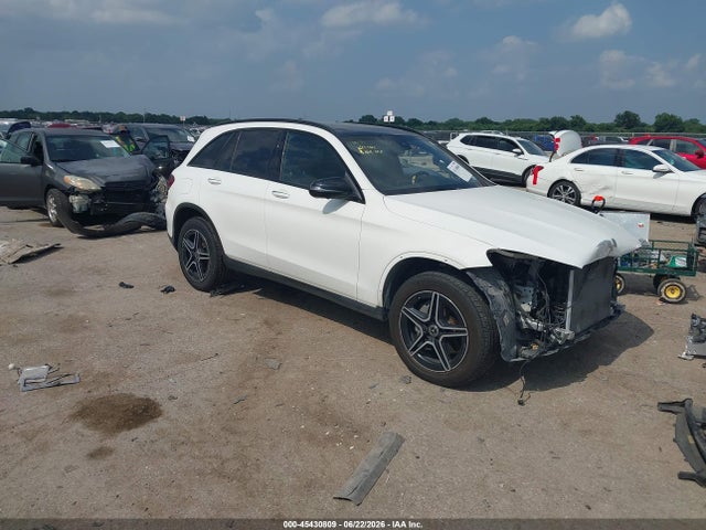 45430809 :رقم المزاد ، W1N0G8EB1MF880030 vin ، 2021 Mercedes-benz Glc 300 4matic Suv مزاد بيع