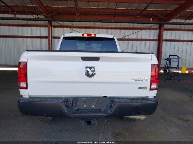 1C6RR7FG4KS679098 RAM 1500 Classic Tradesman 4x4 6&#039;4 Box