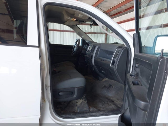 1C6RR7FG4KS679098 RAM 1500 Classic Tradesman 4x4 6&#039;4 Box