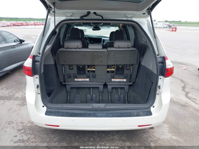 Продажа на аукционе авто 2017 Toyota Sienna Xle 7 Passenger, vin: 5TDDZ3DC0HS167643, номер лота: 45430910