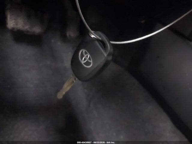 Toyota RAV4 LE 2018 JTMBFREV5JJ717747 Image 11