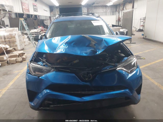 Toyota RAV4 LE 2018 JTMBFREV5JJ717747 Image 12