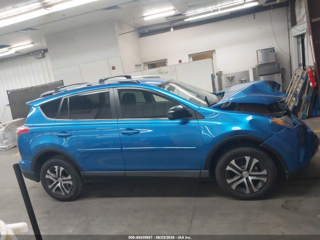 Toyota RAV4 LE 2018 JTMBFREV5JJ717747 Image 13