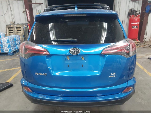 Toyota RAV4 LE 2018 JTMBFREV5JJ717747 Image 16