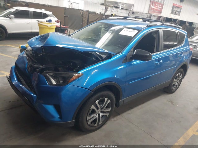 Toyota RAV4 LE 2018 JTMBFREV5JJ717747 Image 2