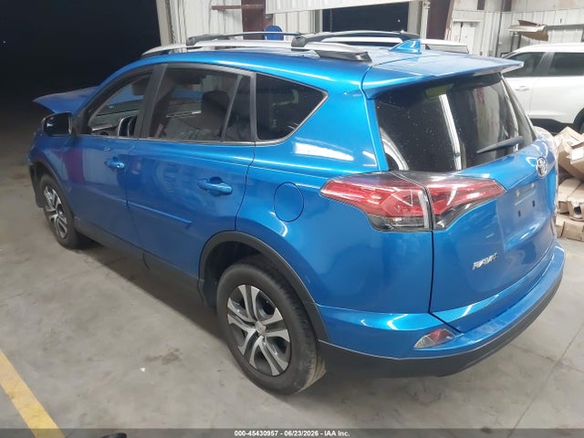 Toyota RAV4 LE 2018 JTMBFREV5JJ717747 Image 3