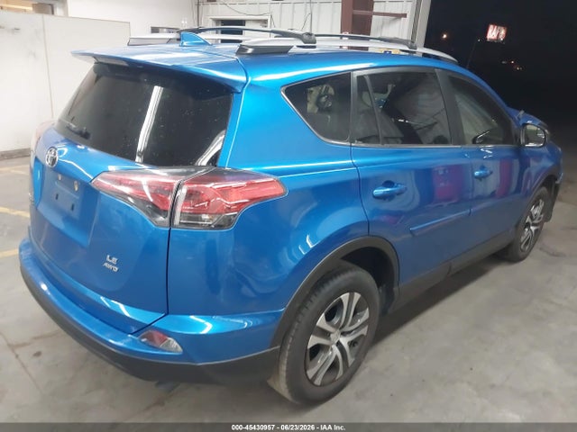 Toyota RAV4 LE 2018 JTMBFREV5JJ717747 Image 4