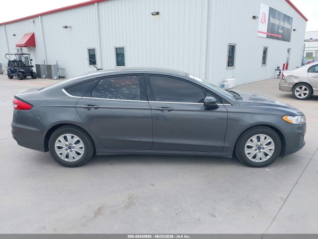 3FA6P0G72KR274009 Ford FUSION S