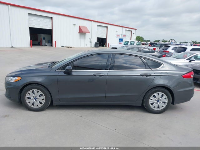 3FA6P0G72KR274009 Ford FUSION S
