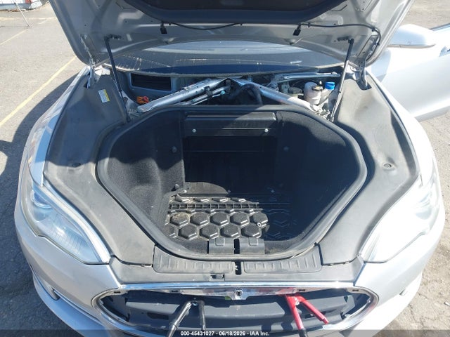 Продажа на аукционе авто 2013 Tesla Model S, vin: 5YJSA1CN1DFP26170, номер лота: 45431027