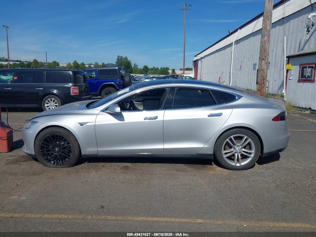 Продажа на аукционе авто 2013 Tesla Model S, vin: 5YJSA1CN1DFP26170, номер лота: 45431027