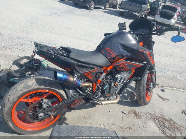 KTM 890 Duke R 2023 VBKTU9400PM849014 Image 12