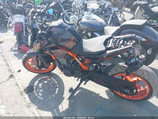 KTM 890 Duke R 2023 VBKTU9400PM849014 Image 13
